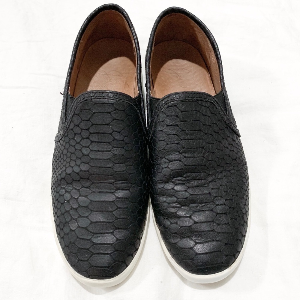 Joie slip-on Black snake print sneaker, 7.5/37.5